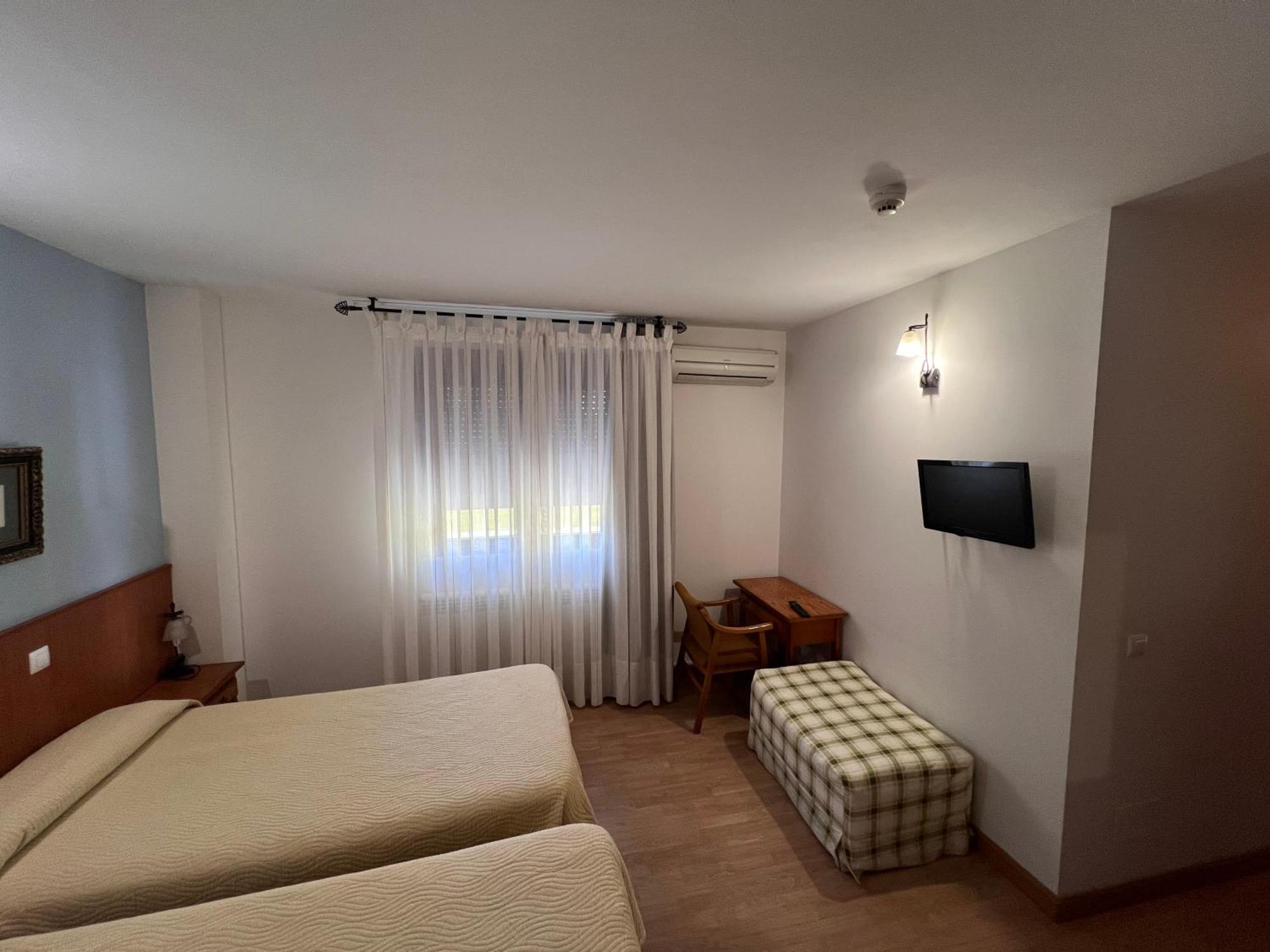 Hotel Puente De Piedra 사모라 외부 사진