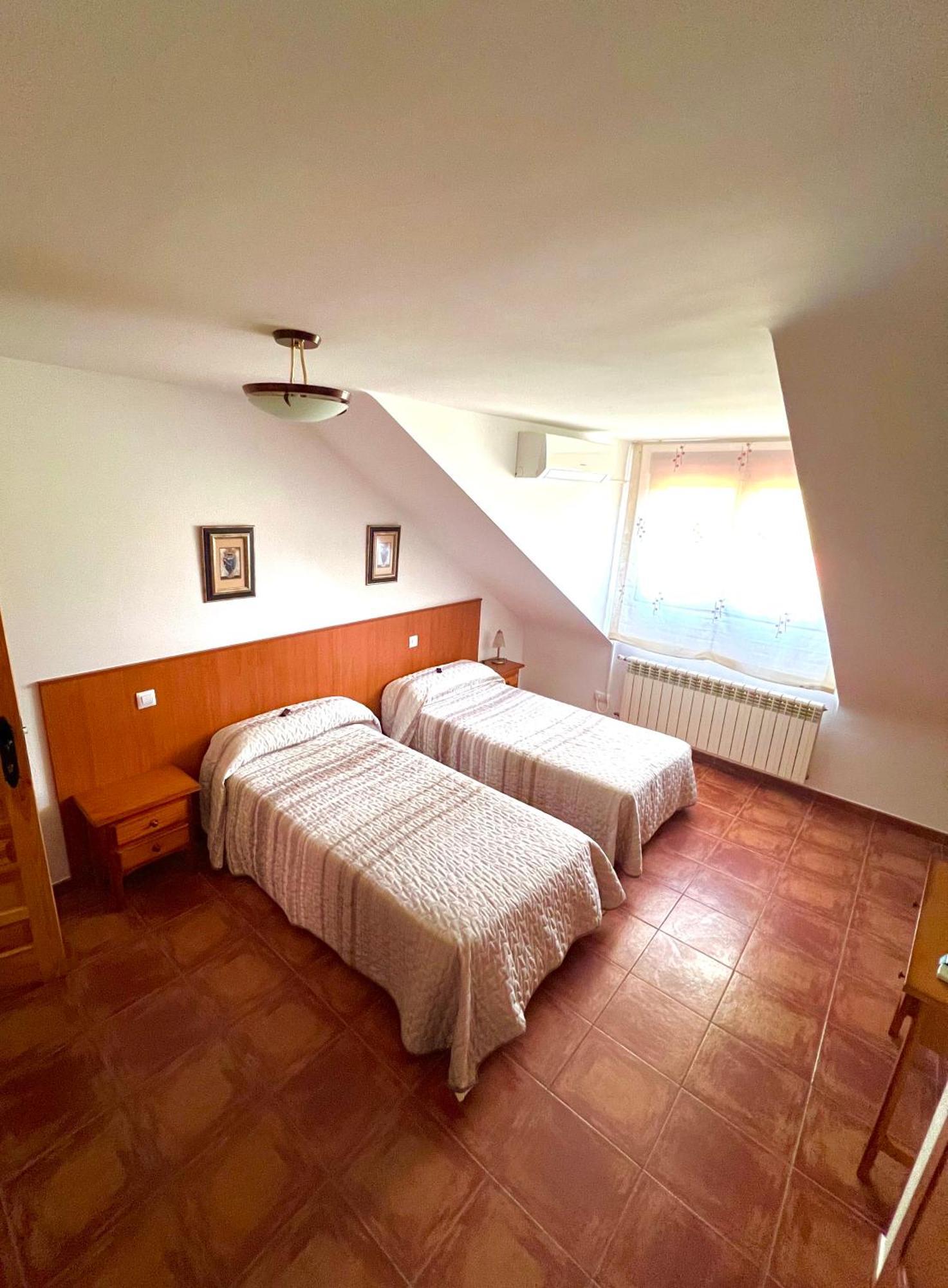Hotel Puente De Piedra 사모라 외부 사진