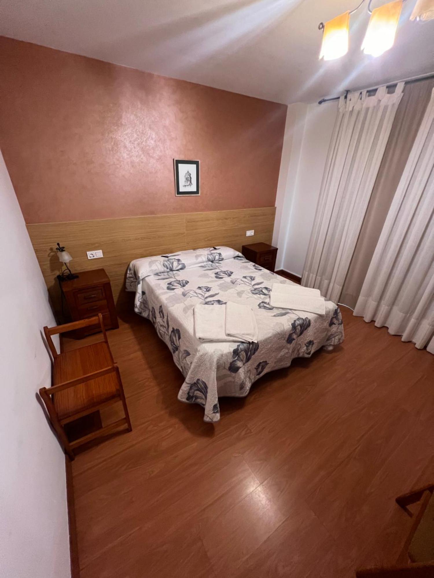 Hotel Puente De Piedra 사모라 외부 사진
